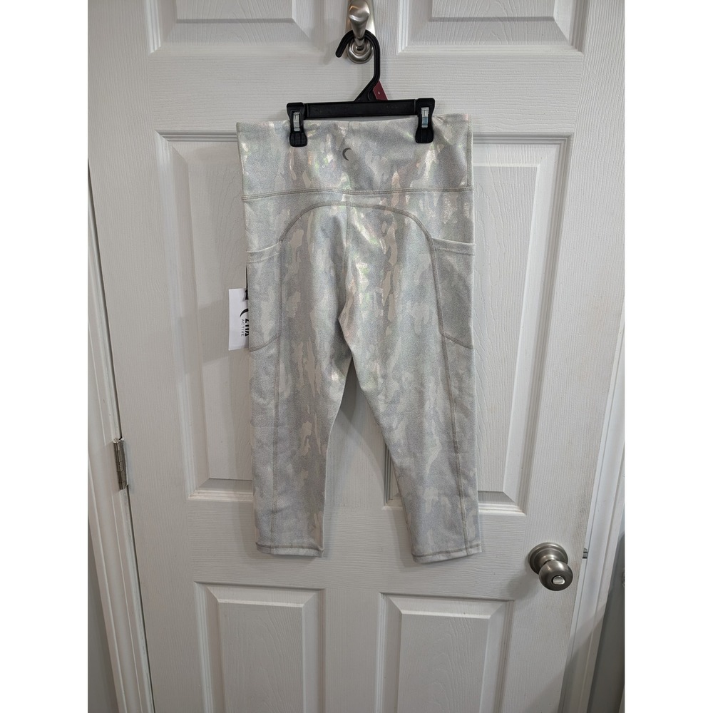 Zyia Active Light N Tight Leggings Women Iridescent Camo Crop Pocket -‎ Size 6/8 - Picture 3 of 7
